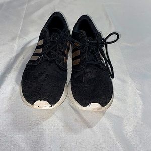 womens adidas tennis shoes.